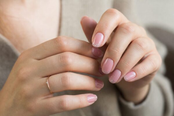 Press-on nails premium: când sunt o alternativă reală la gel