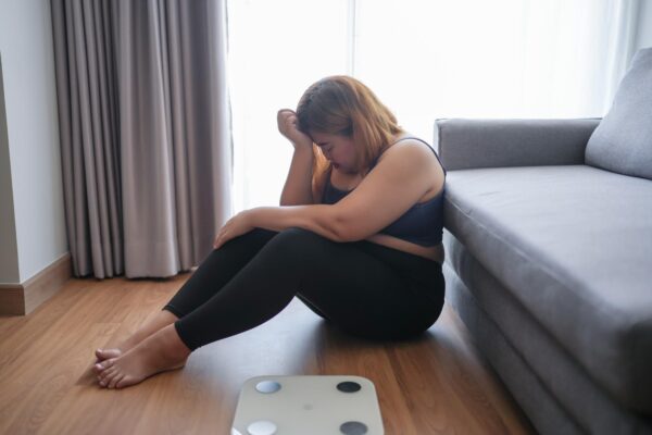 Cortizolul, somnul și kilogramele care nu pleacă