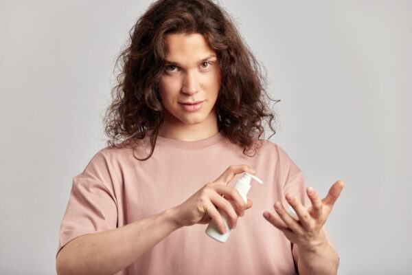 Alergia la geluri: cum recunoști primele semne